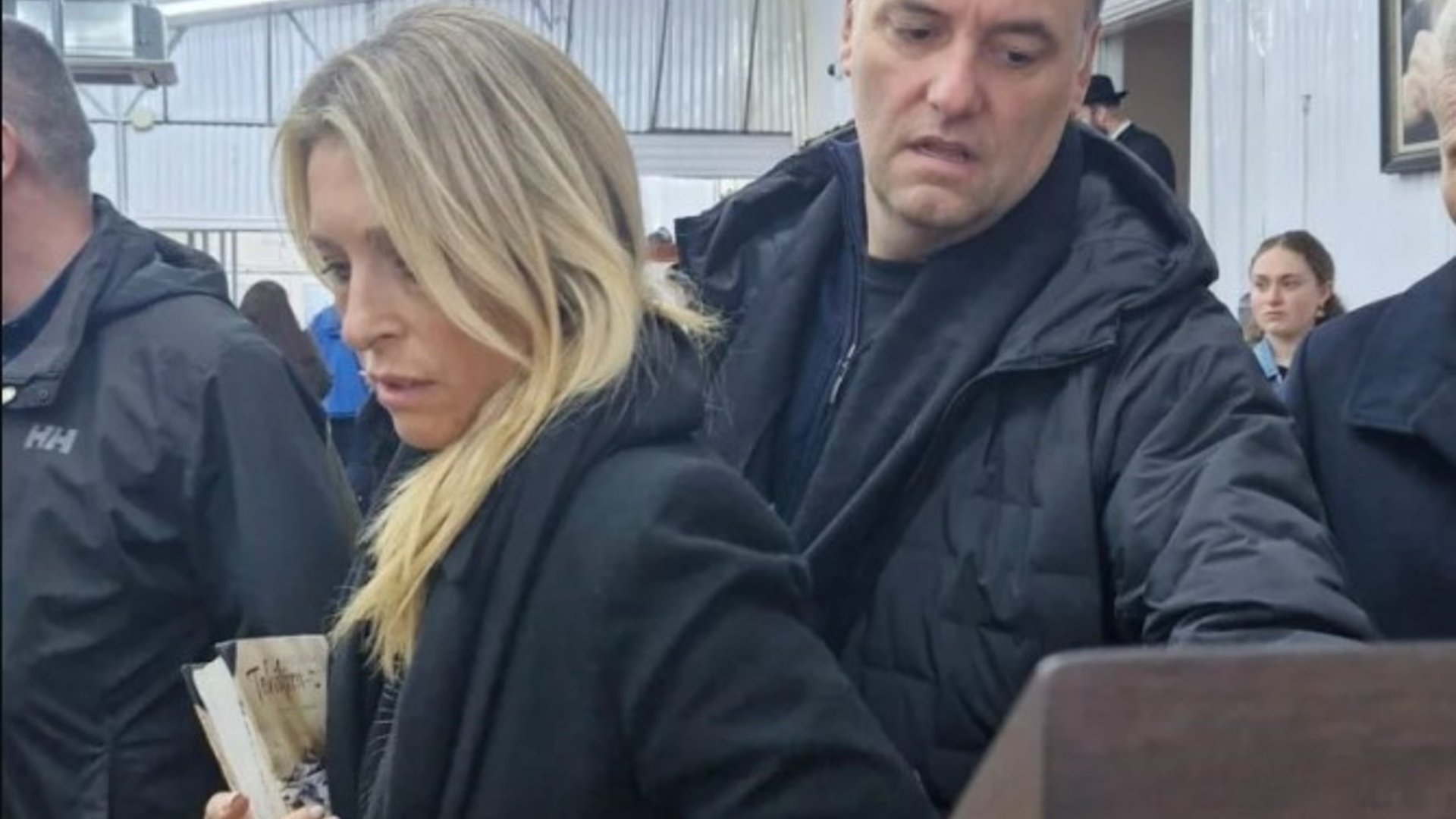 Se complica el frente judicial de Adorni y la primera indagatoria podría ser por los viajes al exterior