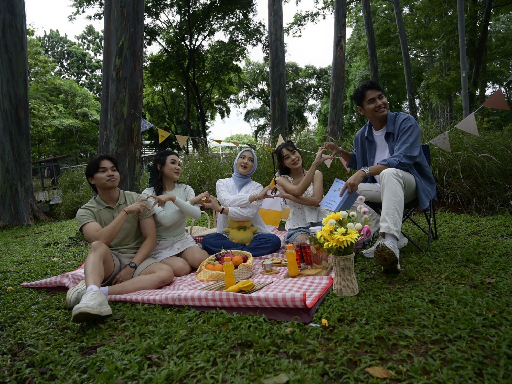 Deja de buscar el propósito de tu vida y empieza a disfrutar de un picnic: la filosofía del ‘joy-snacking’
