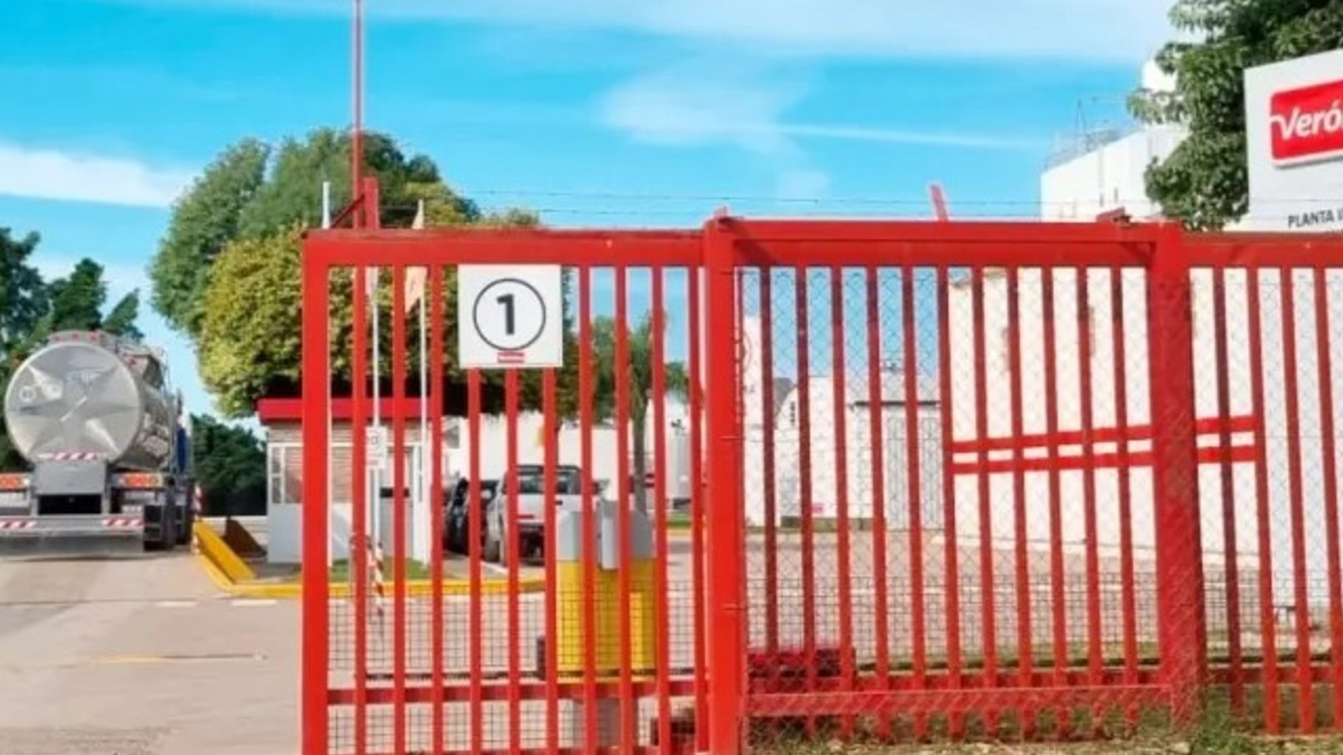 Se profundiza la crisis en Lácteos Verónica: con sus tres plantas paralizadas, los trabajadores no cobran hace seis meses y preparan una marcha para el viernes