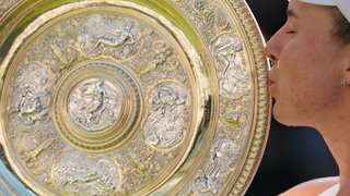 Linda Noskova, campeona de Wimbledon: el beso al cielo que convirtió su primer Grand Slam en una historia inolvidable