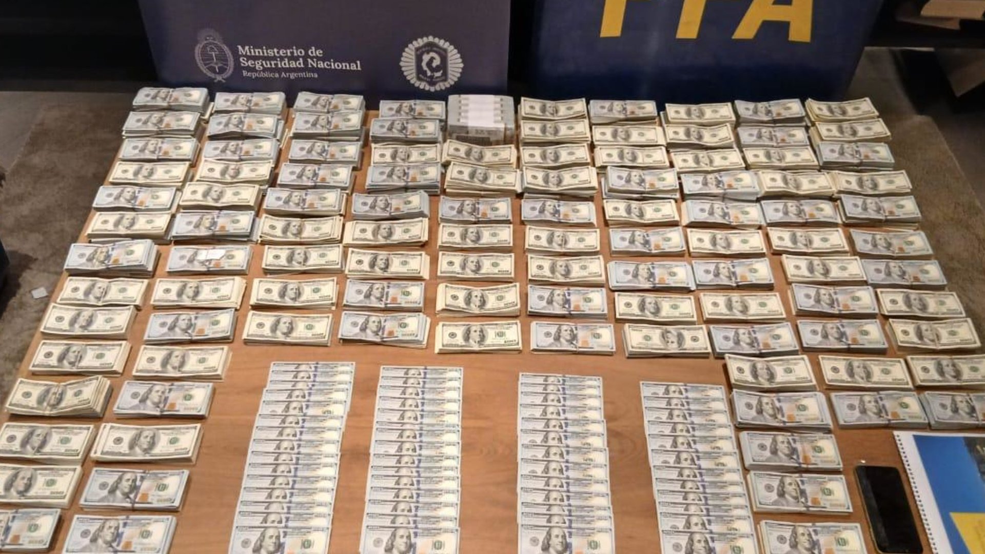 Un robo, una licitación trucha, coimas y chats comprometedores: cómo el ex presidente de ARSAT quedó imputado por corrupción