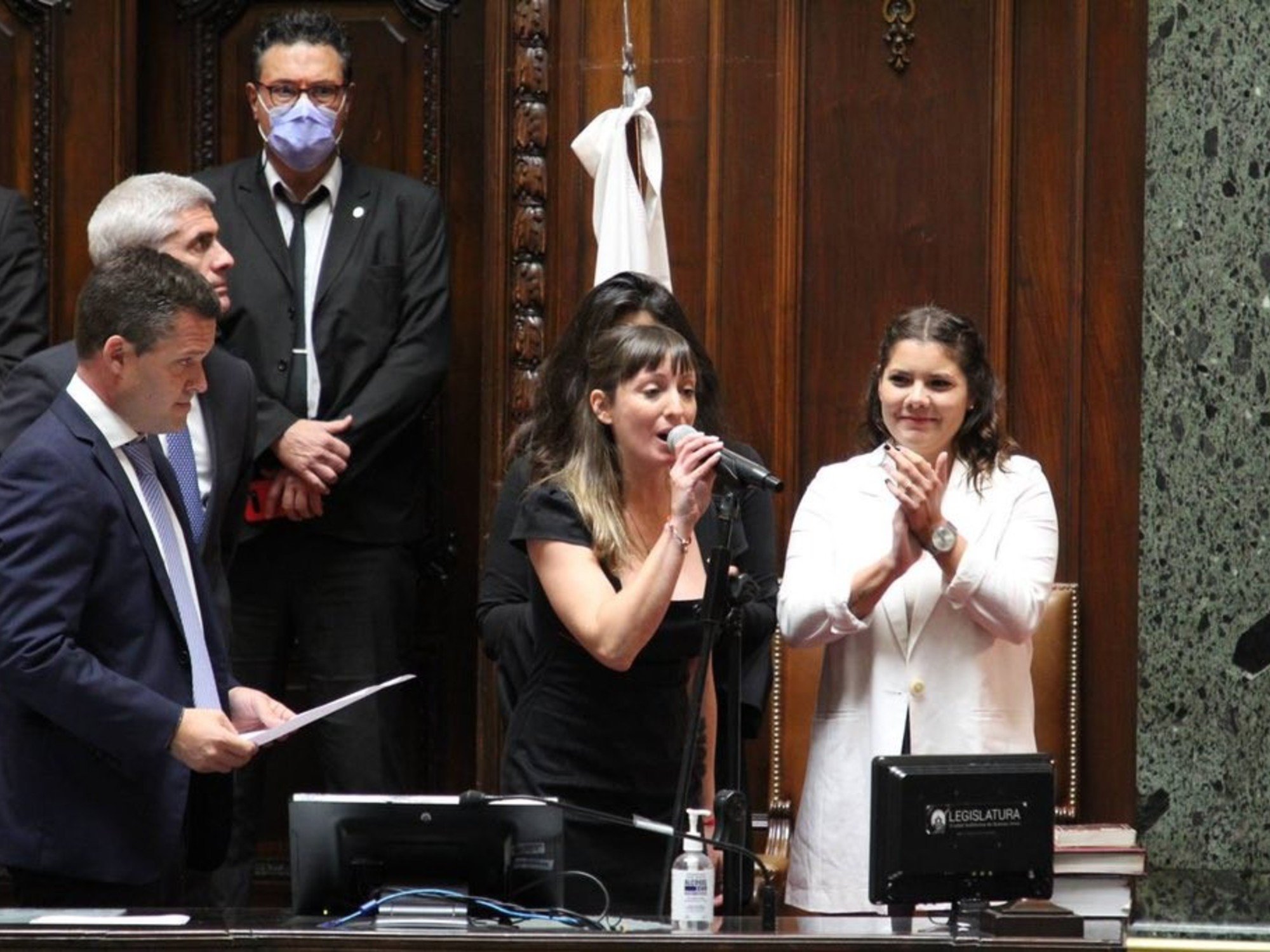 Una legisladora porteña de Kicillof que juró "lealtad absoluta" por Cristina Kirchner ahora la critica duramente: "Jode bastante las pelotas"