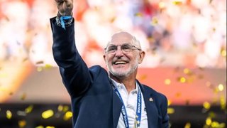 Luis de la Fuente, entrenador, 65 años: “Mis padres nos incitaron a tratar a todo el mundo bien, a no hacer un mal gesto y a ser cercanos”