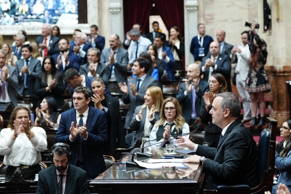 Qué es la moción de censura y qué necesita la oposición para remover al jefe de Gabinete Manuel Adorni