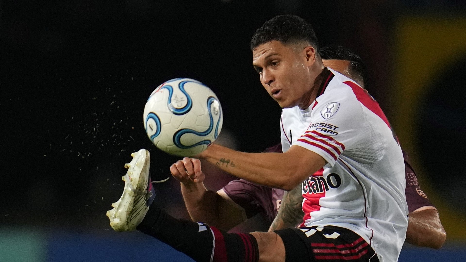 En medio de rumores de salida, Juanfer Quintero rompió el silencio y les habló a los hinchas de River