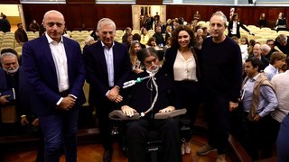 Esteban Bullrich presentó su nuevo libro en la UBA, rodeado de periodistas y dirigentes políticos