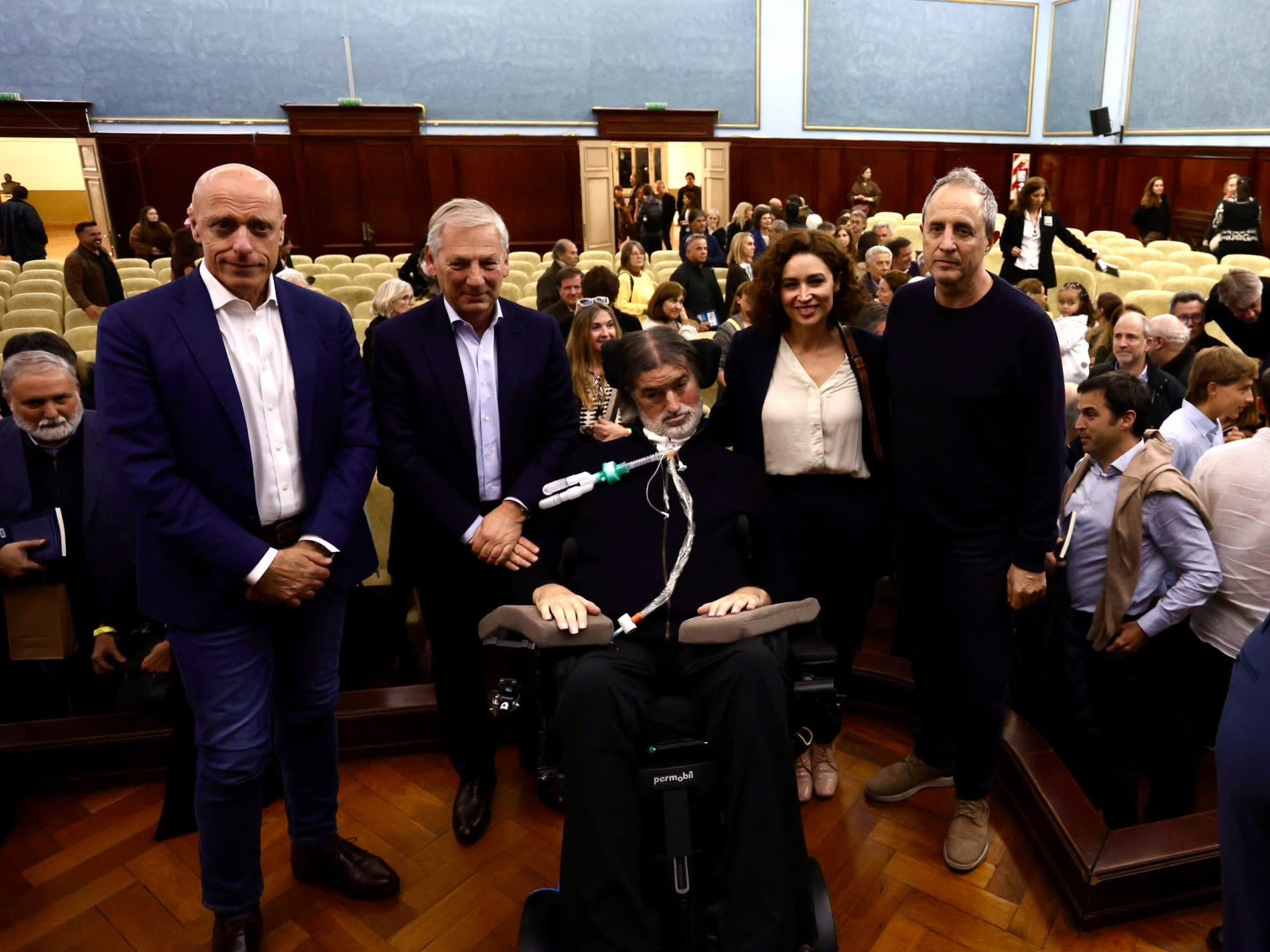 Esteban Bullrich presentó su nuevo libro en la UBA, rodeado de periodistas y dirigentes políticos