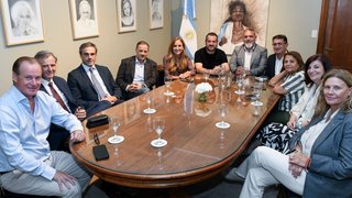 Se lanza un nuevo espacio peronista: discuten el discurso K y dicen que están a favor del superávit y la baja de retenciones