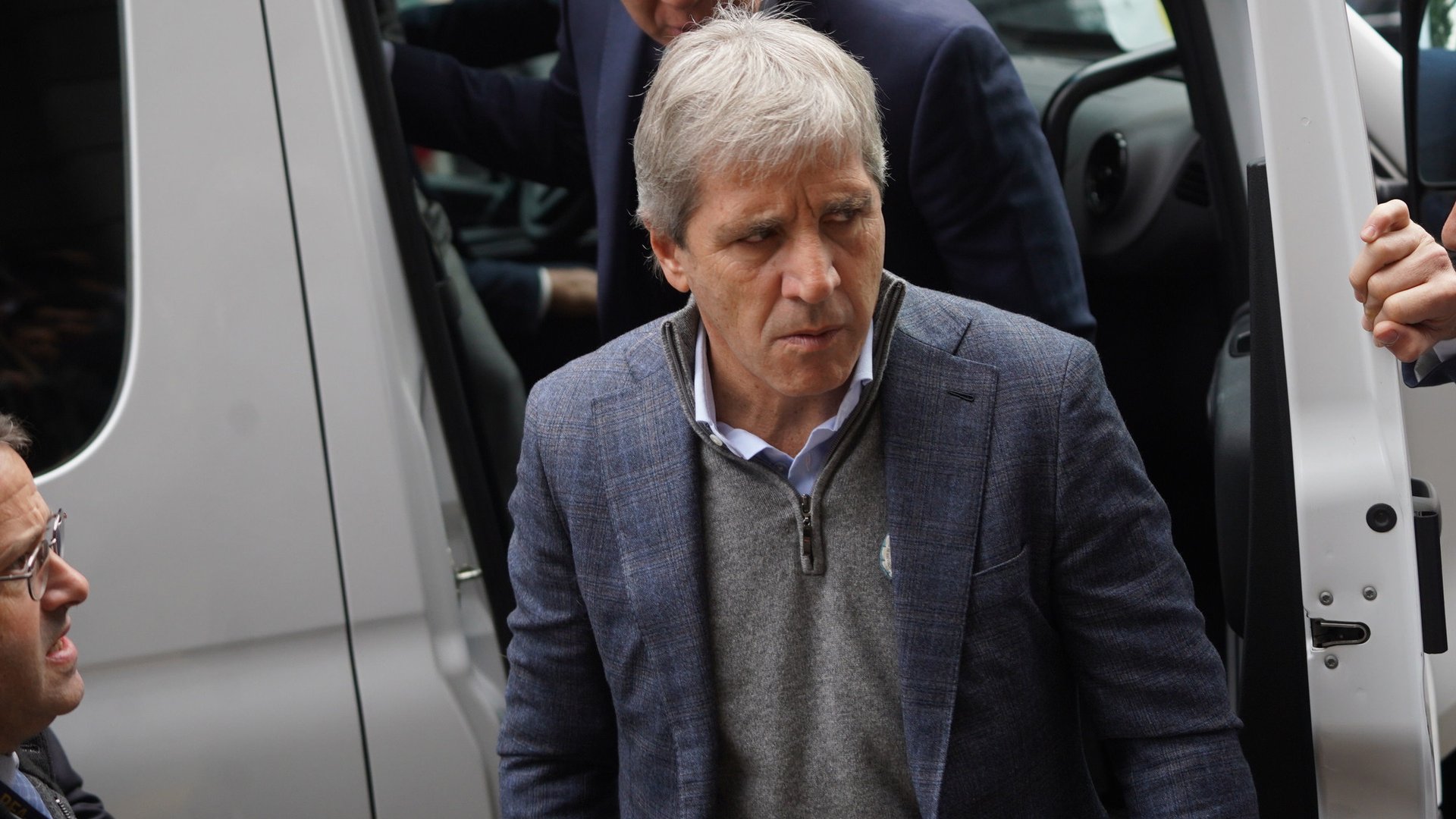 Luego de que el BCRA descarte un rescate a morosos, Caputo dijo que habló con los bancos: "Esto no funciona así"
