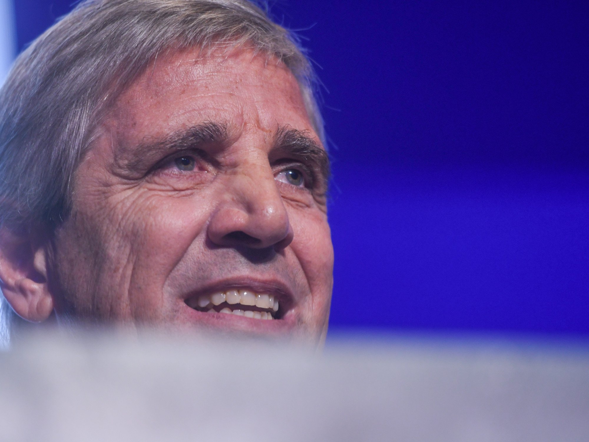 Caputo colocó deuda por US$ 130 millones, el 65% del objetivo fijado con los bonos en dólares