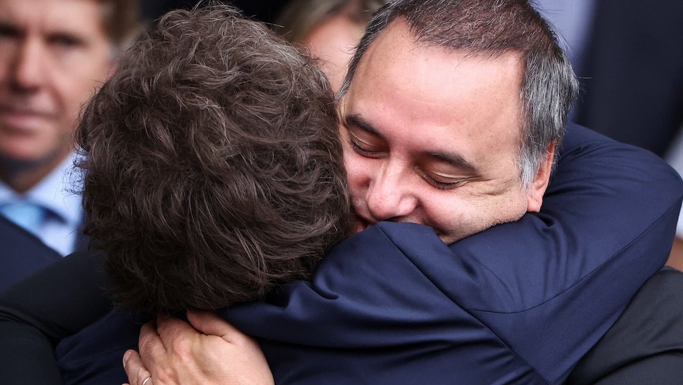 ⁠“Evasor, no corrupto”: Milei compra las explicaciones de Adorni mientras el Gabinete espera una renuncia