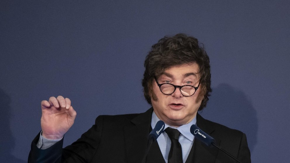 Milei admitió que “el ritmo al que baja la inflación es más lento” y ratificó su frase sobre la gente que no llega a fin de mes