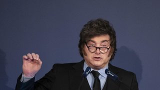 Milei admitió que “el ritmo al que baja la inflación es más lento” y ratificó su frase sobre la gente que no llega a fin de mes