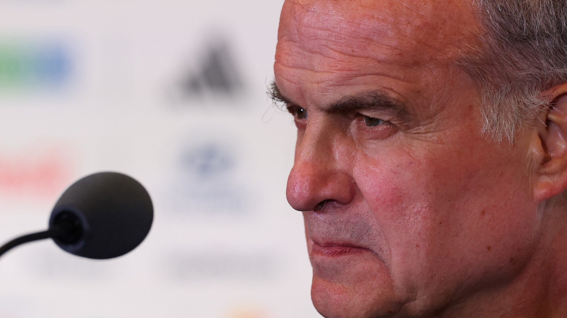 Bielsa apuntó de nuevo contra la FIFA y criticó la pausa de hidratación en el Mundial 2026: "Le quita mucho" al fútbol
