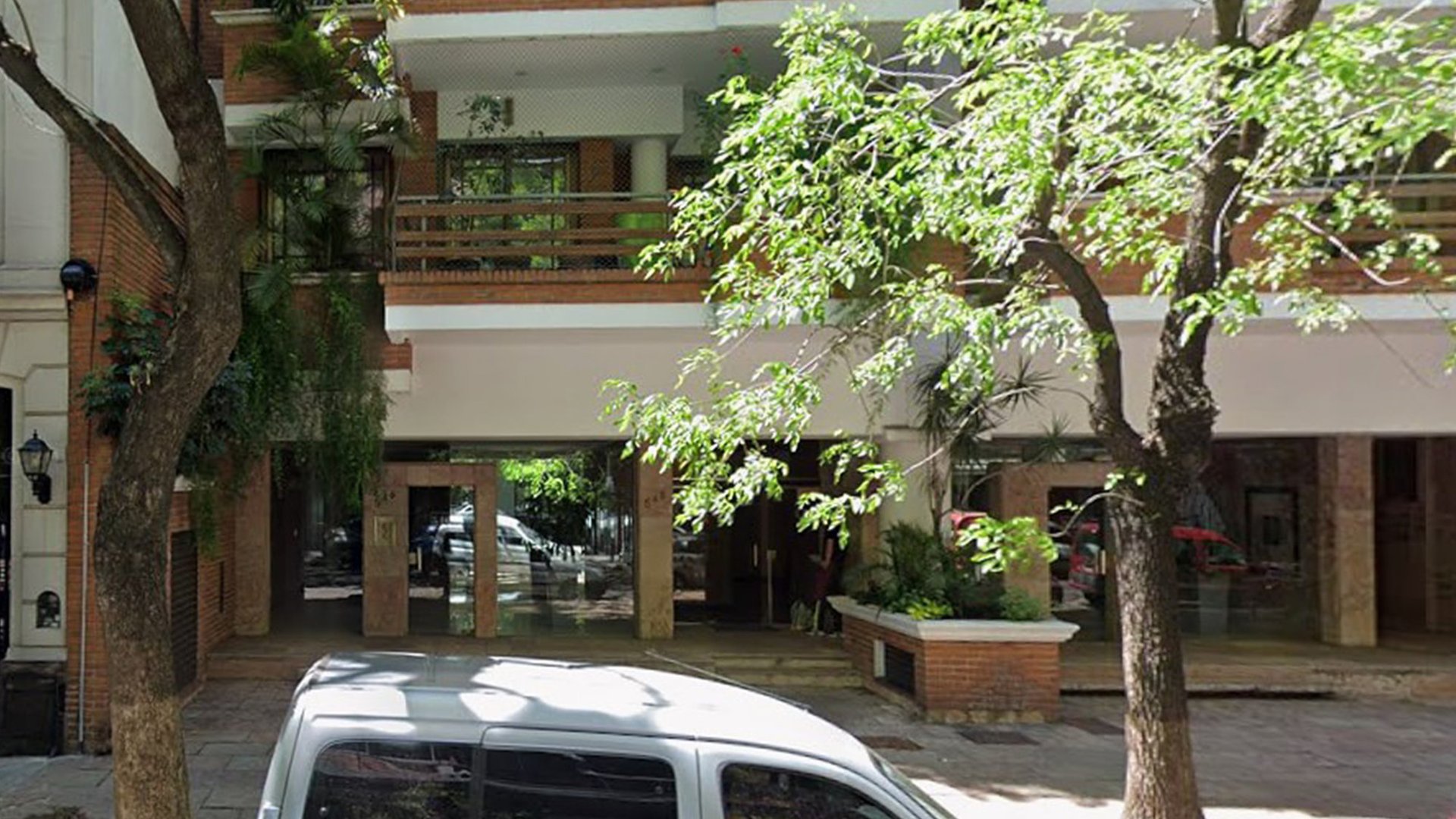 Declaran las dos jubiladas que la prestaron US$ 200 mil a Manuel Adorni para comprar el departamento de Caballito