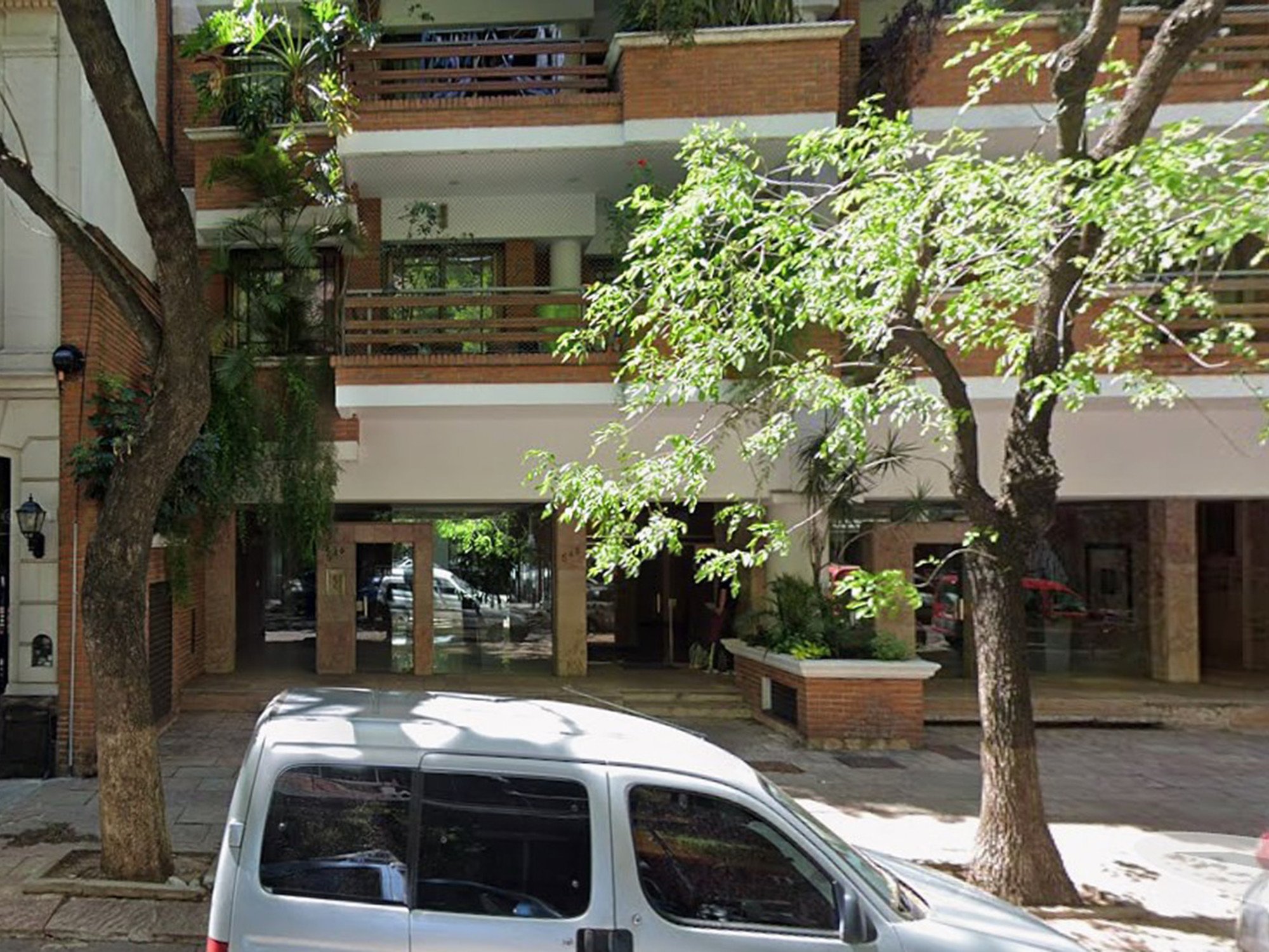 Declaran las dos jubiladas que la prestaron US$ 200 mil a Manuel Adorni para comprar el departamento de Caballito