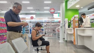 El consumo masivo no repunta y tuvo su mayor caída en 14 meses: solo se salvaron las ventas online y farmacias