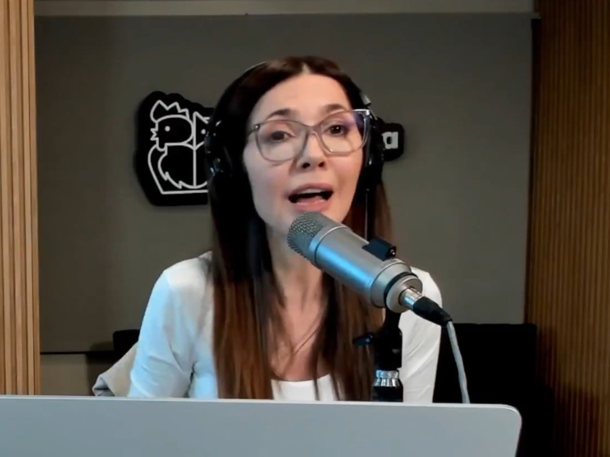 Cristina Pérez cruzó a Manuel Adorni: "Mucha gente que te votó se siente traicionada porque no entiende por qué no podes explicar"