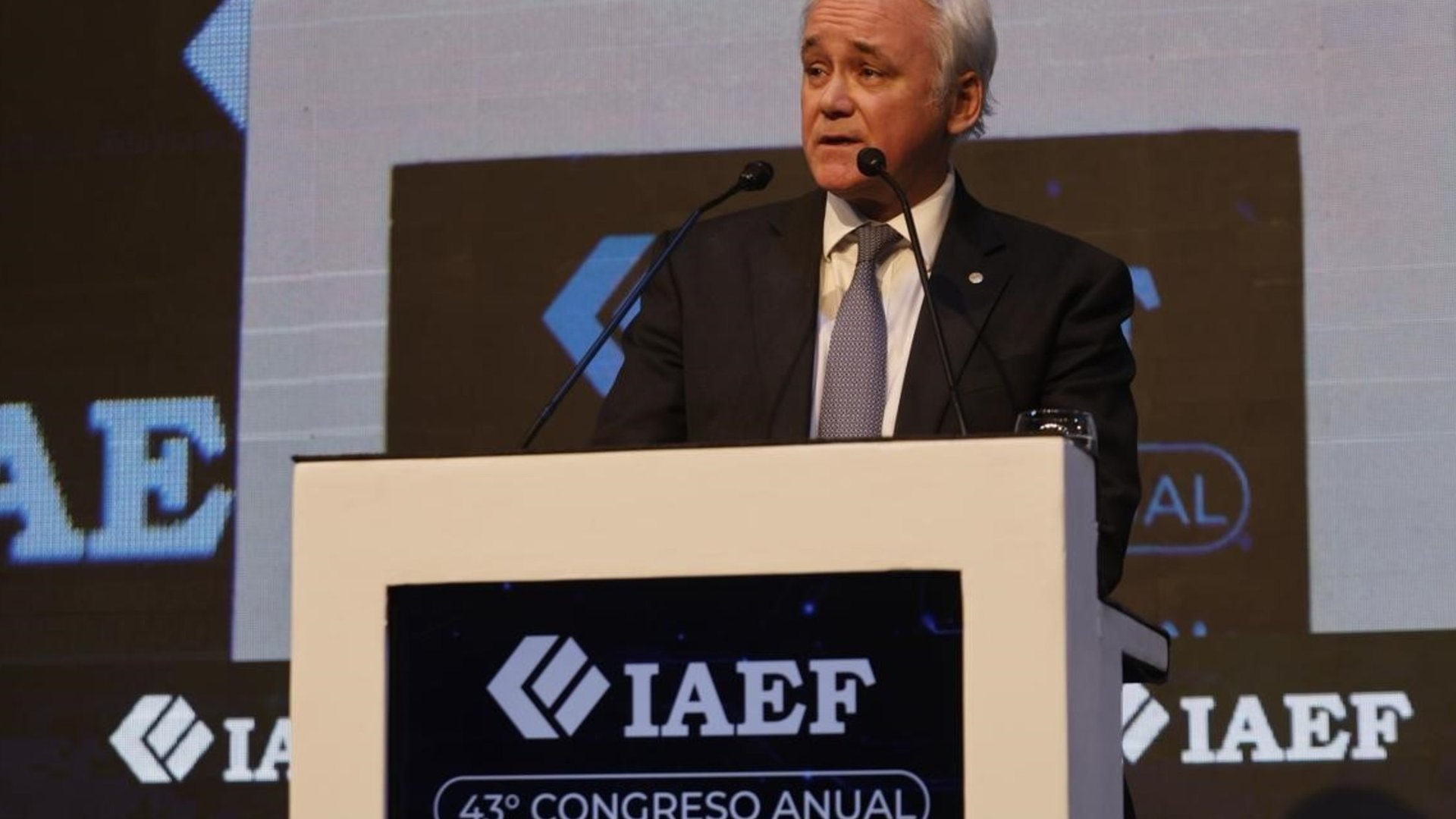 El vice del BCRA ante el círculo rojo: las empresas tienen que dejar de buscar ganancias financieras y enfocarse en la productividad