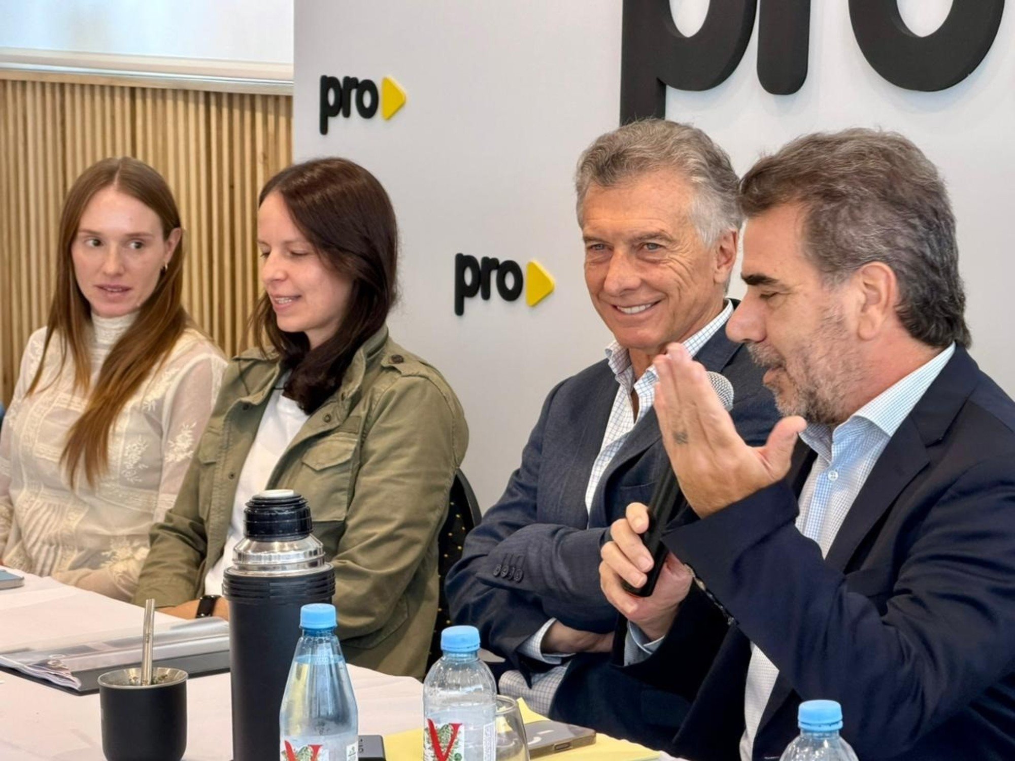 Pese al caso Adorni y las críticas de Macri, el PRO apuesta a un acuerdo electoral con La Libertad Avanza en las dos Buenos Aires