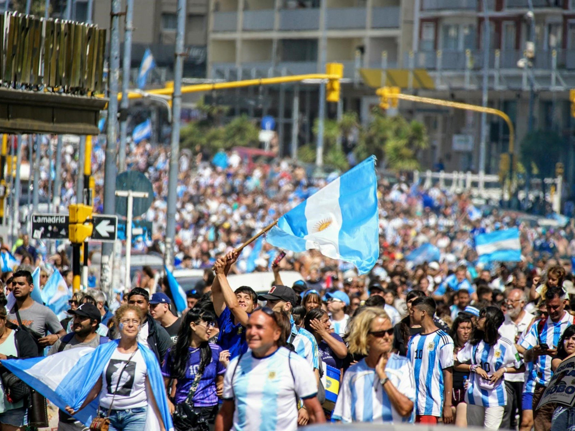 Día de la Bandera: por qué se conmemora cada 20 de junio, su origen y las frases para celebrar hoy