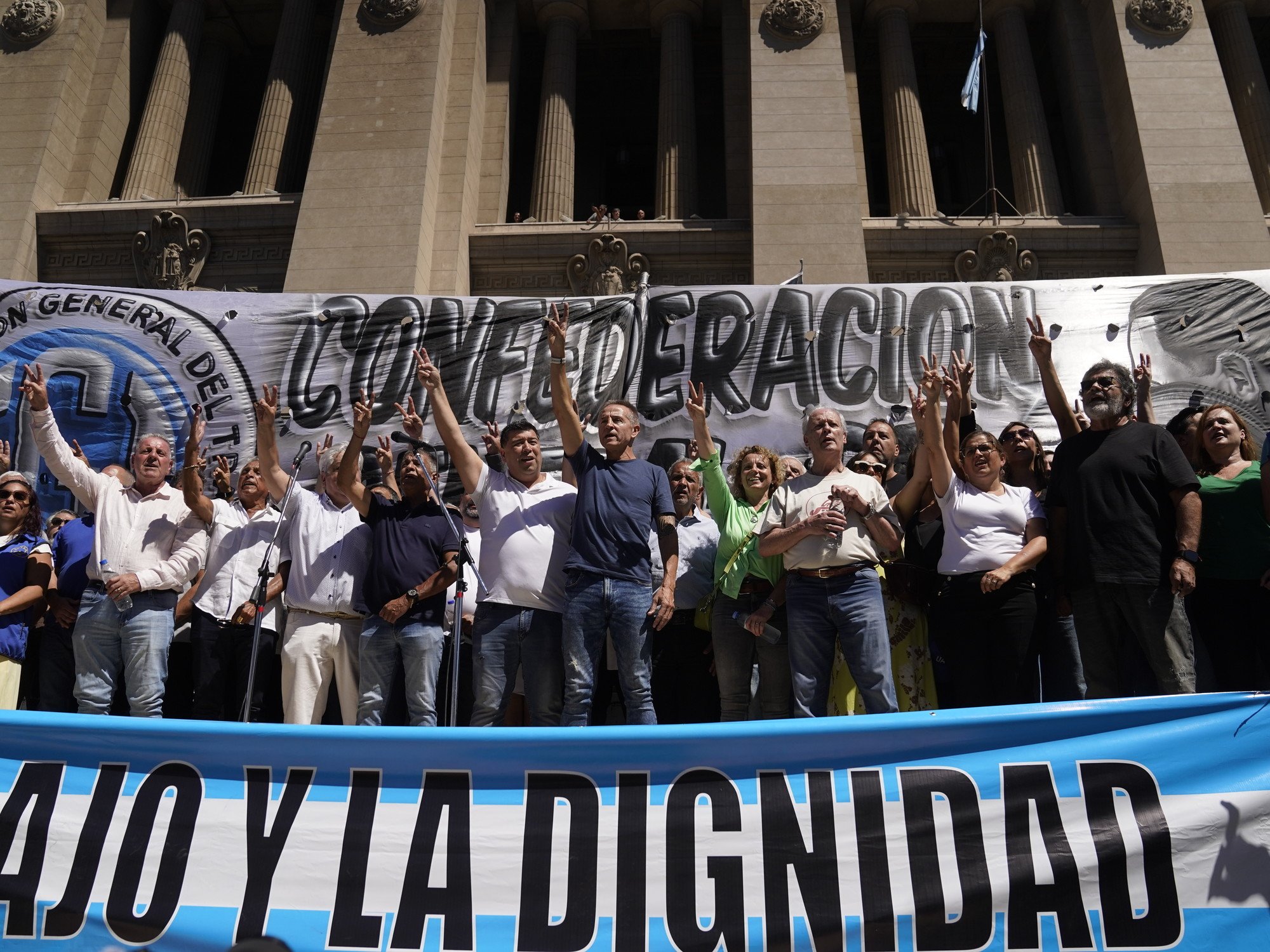El Gobierno ganó otra discusión en la Justicia por la Reforma Laboral: consiguió que los reclamos de la CGT cambien de fuero
