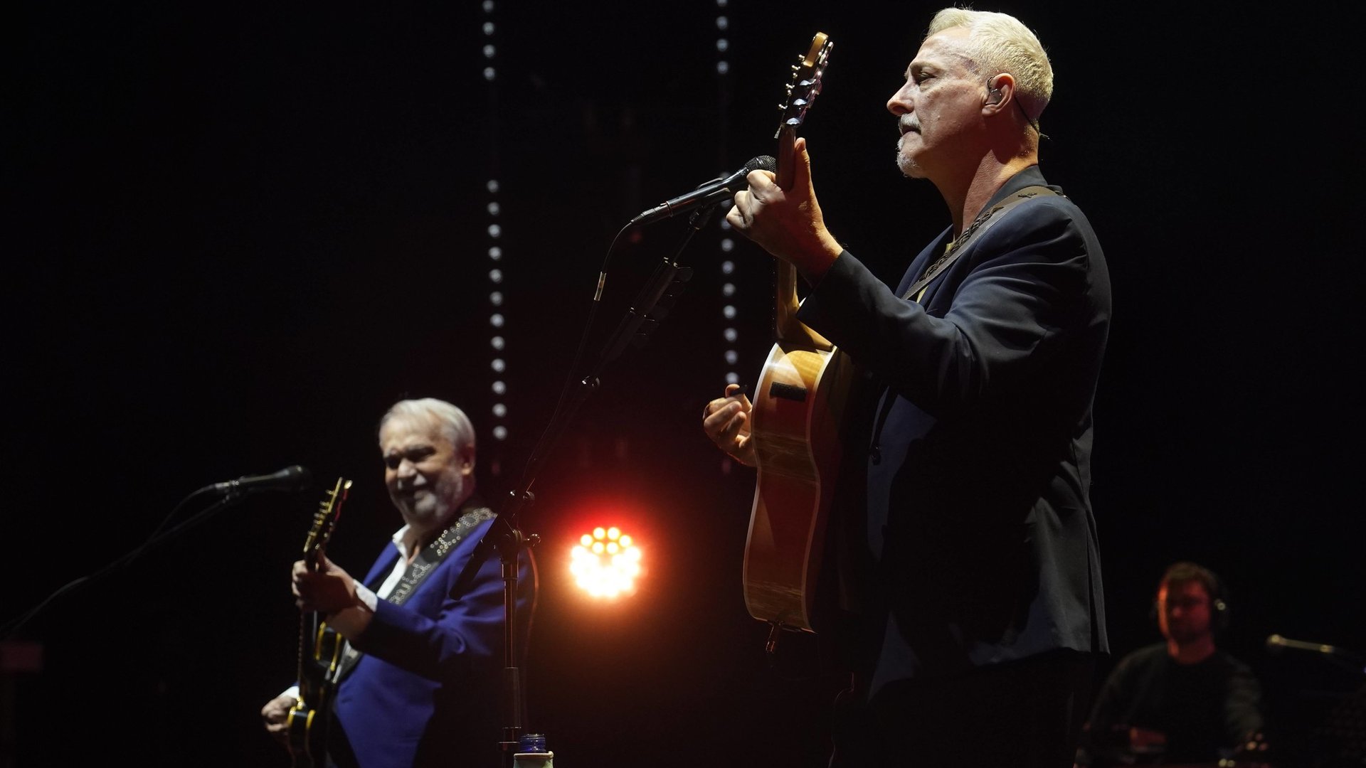 Davin Lebón y Pedro Aznar homenajearon a Serú Girán con un show que no fue simple nostalgia