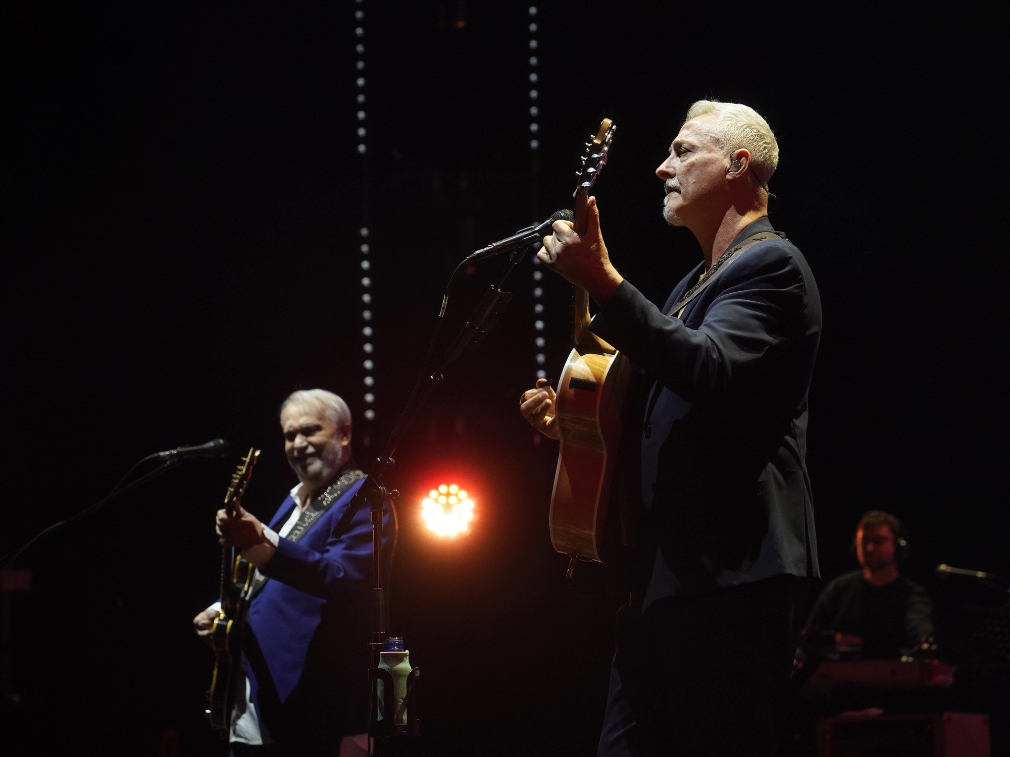 Davin Lebón y Pedro Aznar homenajearon a Serú Girán con un show que no fue simple nostalgia