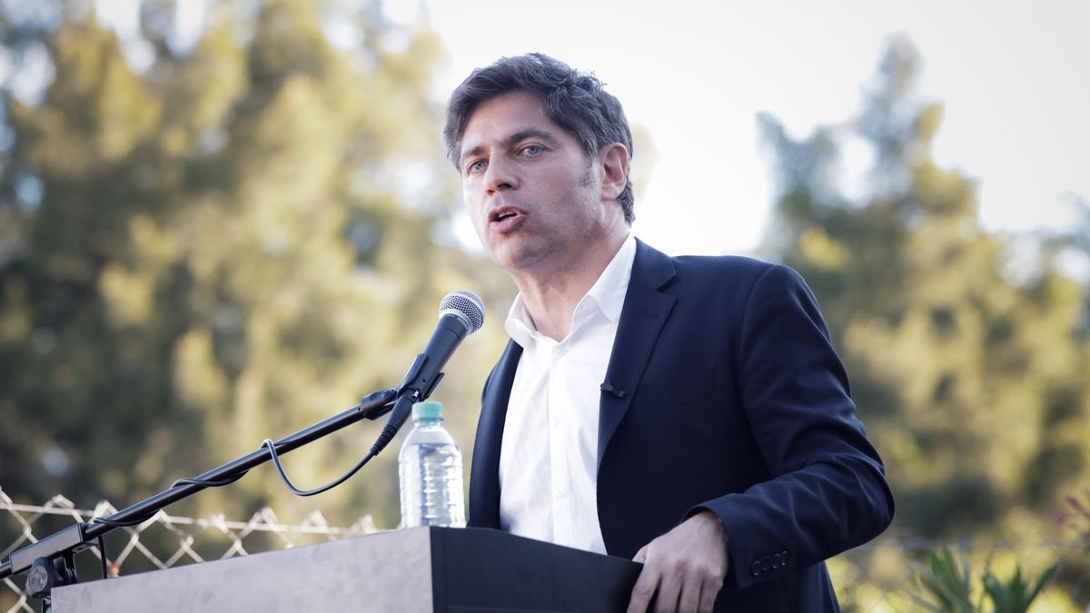 Axel Kicillof convocó a los intendentes bonaerenses para evaluar el impacto del plan económico de Milei