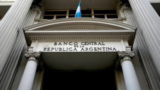 El BCRA mantuvo un ritmo de compras moderado, pero las reservas bajaron casi u$s300 millones en la semana
