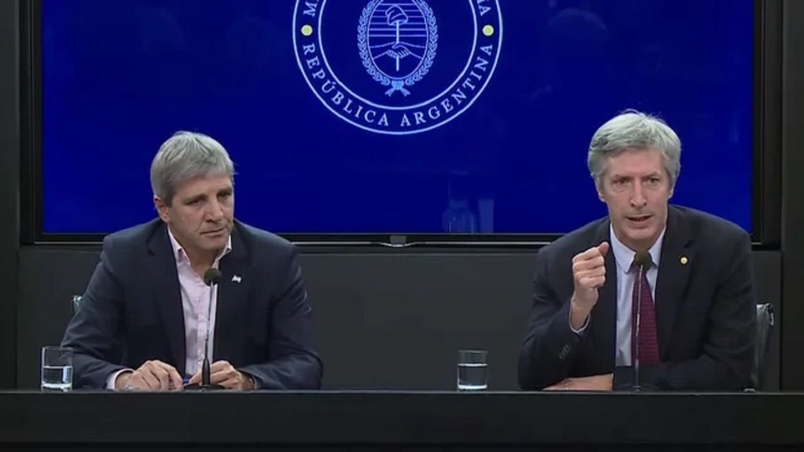 El dólar ya siente presión y el Gobierno define la estrategia para mantenerlo barato en el segundo semestre