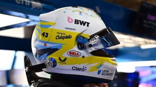 Franco Colapinto presentó un nuevo casco con un guiño especial a Boca
