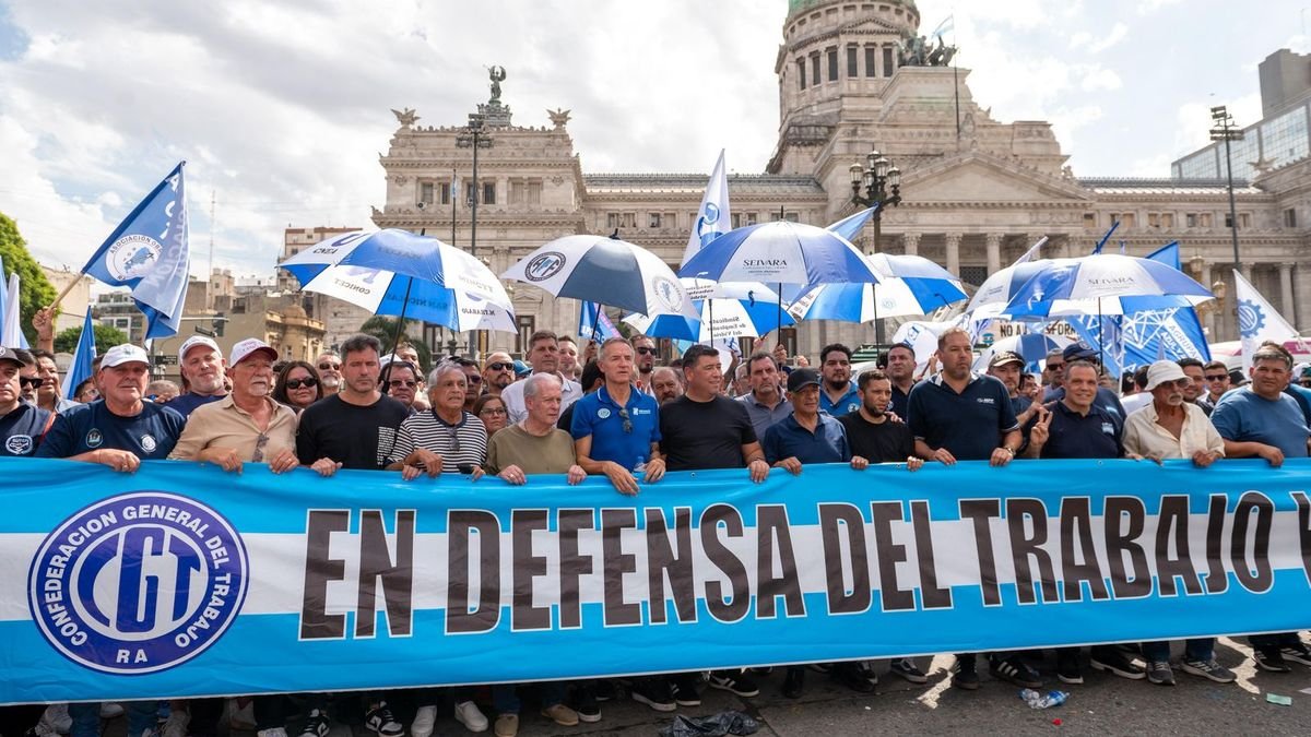 Para el juez que dictó la cautelar contra la reforma laboral "hay principios del derecho de trabajo que se están vulnerando"