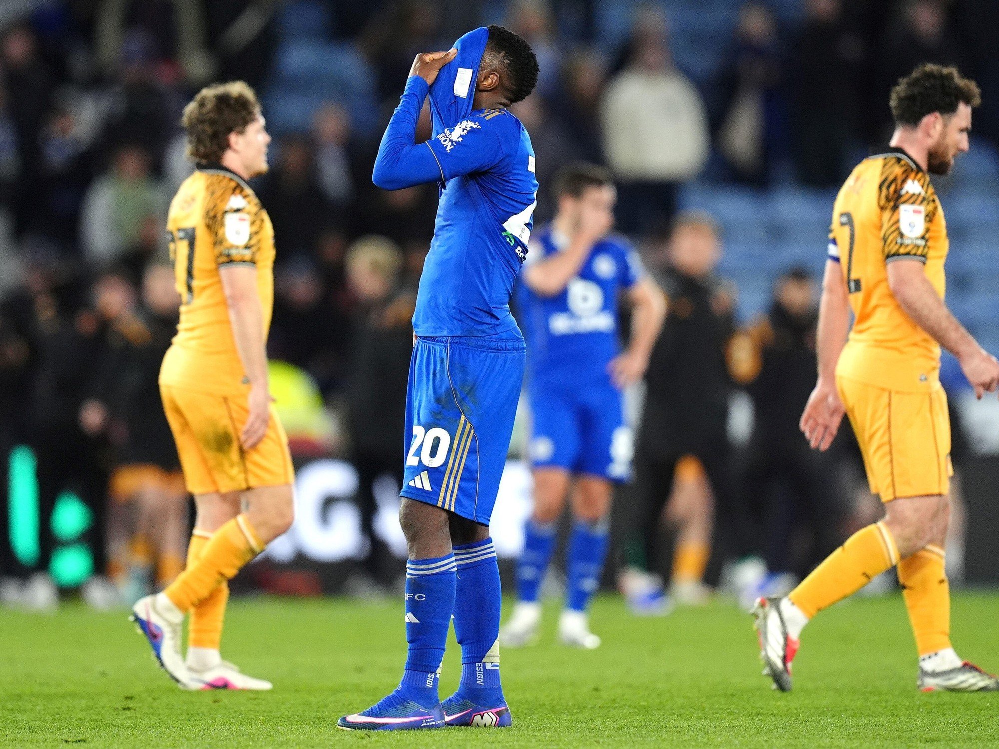 El tobogán del Leicester en Inglaterra: de campeón de la Premier League a descender a la Tercera División en 10 años