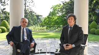 "Un pobre imbécil": Alberto Fernández cruzó otra vez a Milei y aseguró que la sociedad argentina lo "canceló" tras dejar la Presidencia