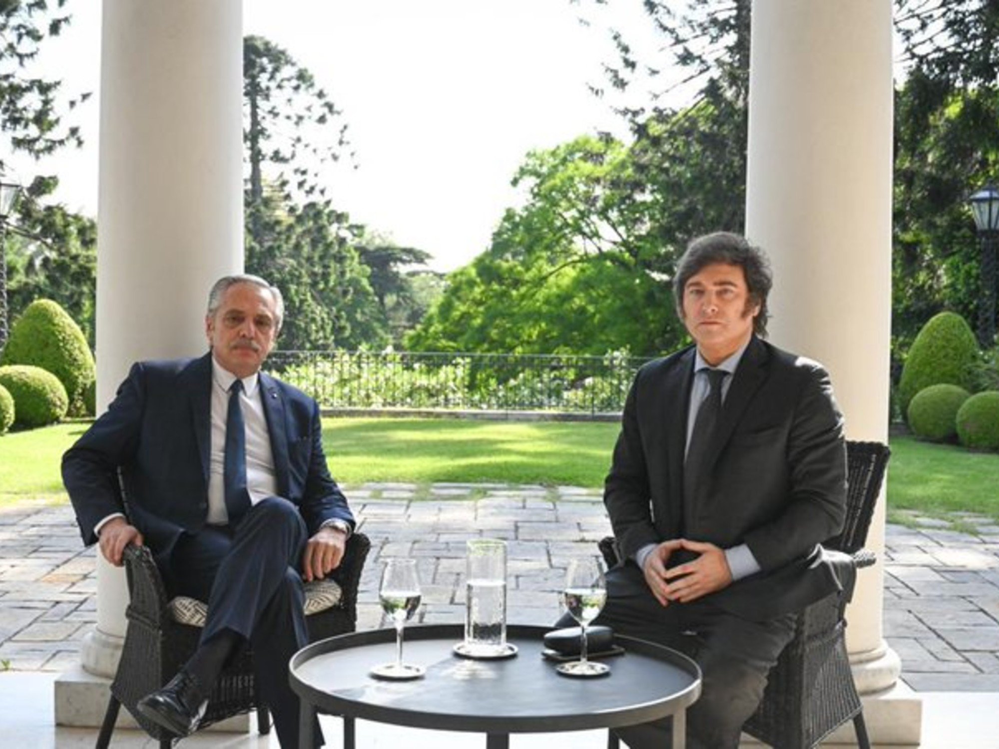 "Un pobre imbécil": Alberto Fernández cruzó otra vez a Milei y aseguró que la sociedad argentina lo "canceló" tras dejar la Presidencia