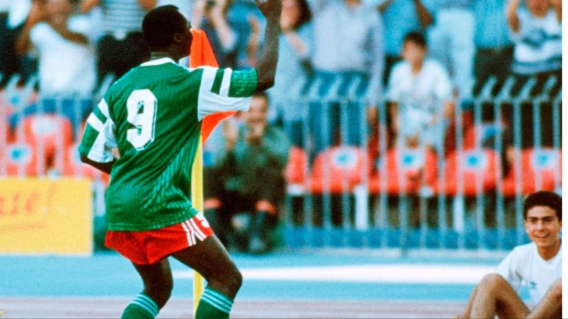 El legado de Roger Milla en Italia 90: la revolución de los Leones Indomables y el baile que cambió los mundiales