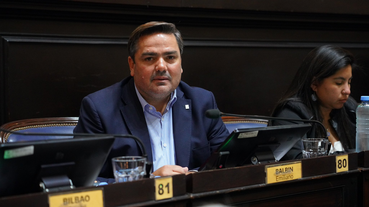 El nieto de Balbín es el nuevo presidente de la UCR bonaerense: lista de unidad y guiño a 2027