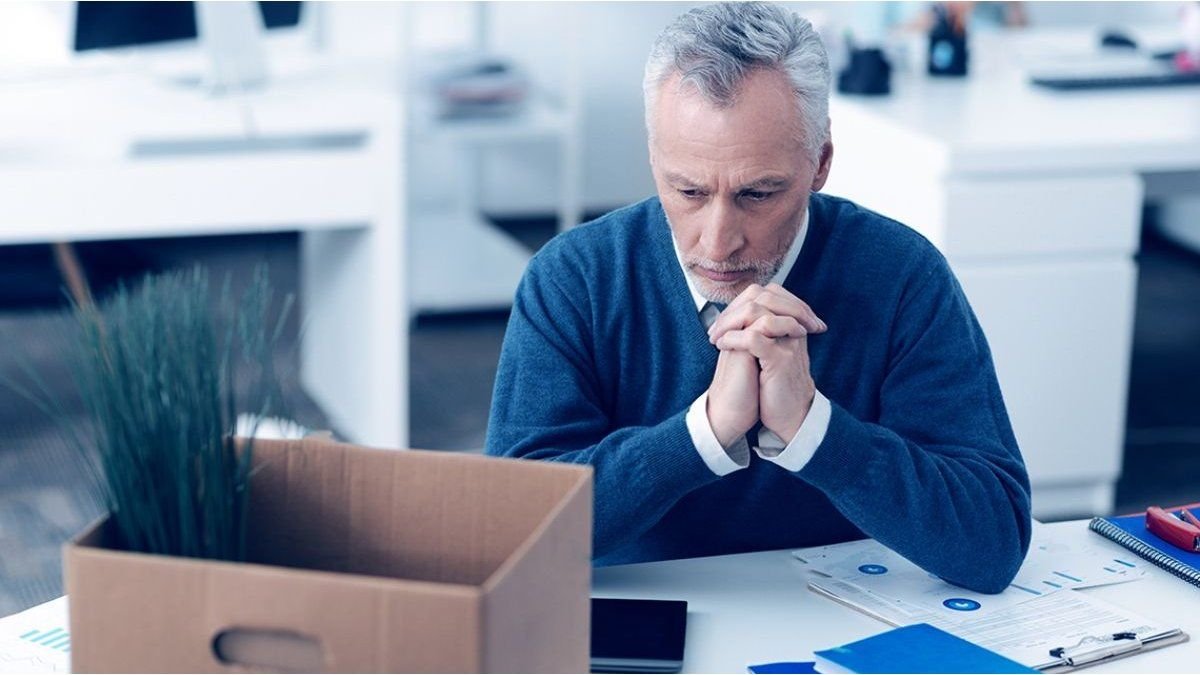 El empleo privado formal cayó fuerte en marzo: en comercio tocó un mínimo de dos años y también cedió el monotributo