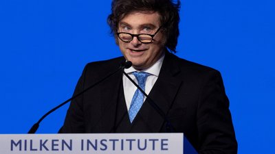 Tras la crítica de Bullrich, Milei dijo que Adorni adelantará su declaración jurada y descartó que vaya a renunciar: "Ni en pedo se va"