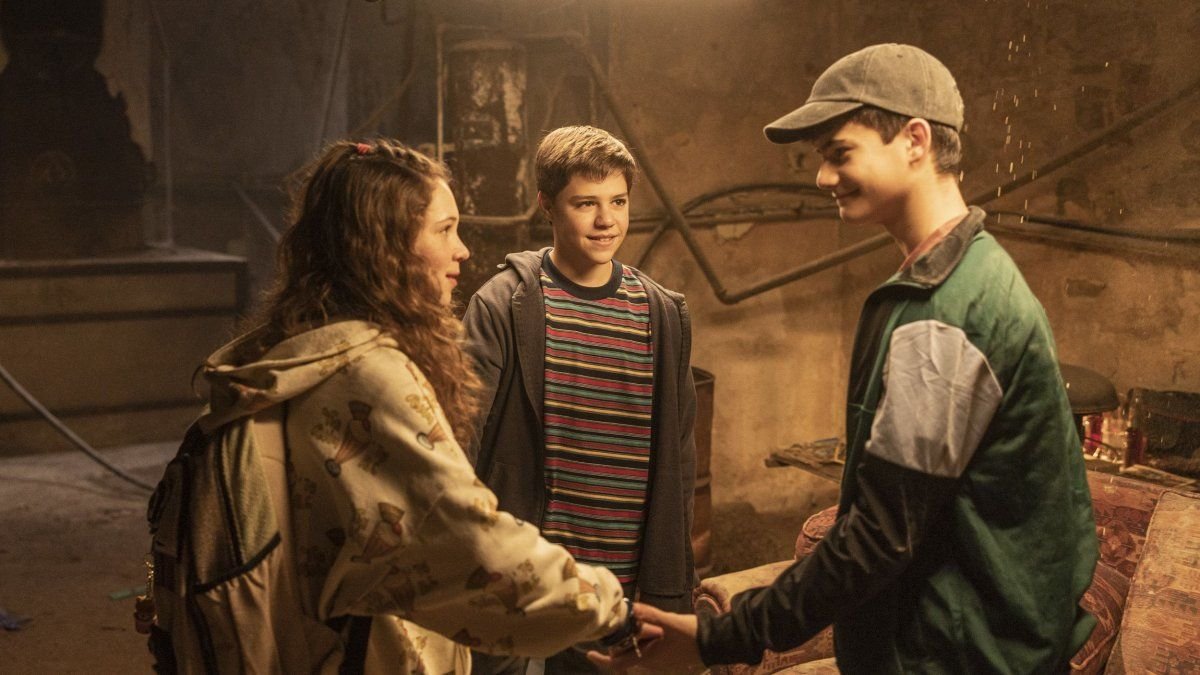 Para concientizar: la perturbadora serie de Disney+ que expone el lado más oscuro de la escuela