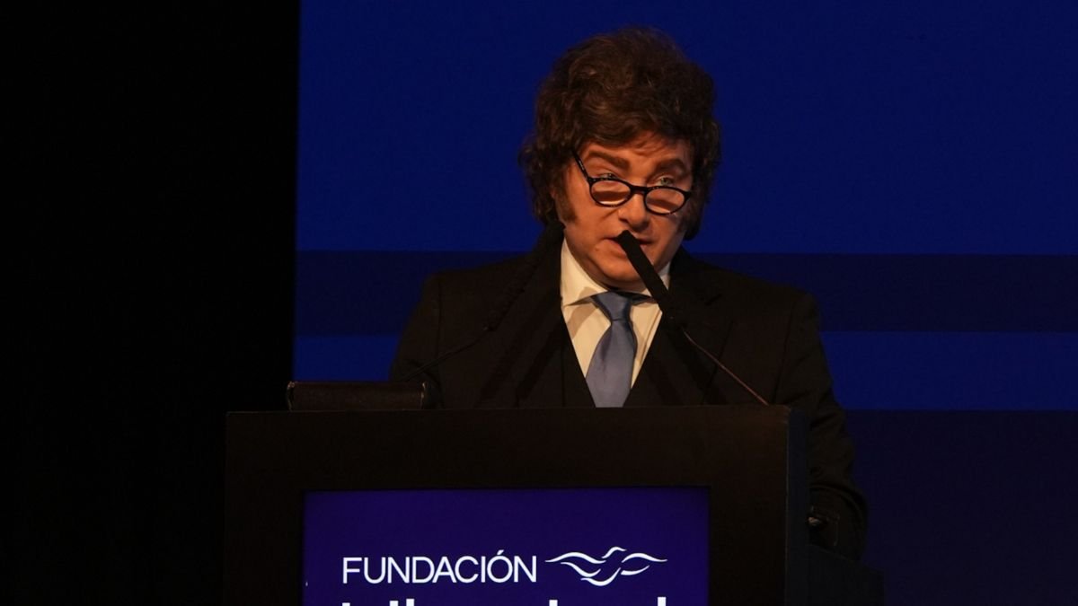 Javier Milei, en la cena de la Fundación Libertad: "Vamos a honrar las deudas y el riesgo país se va a destrozar"