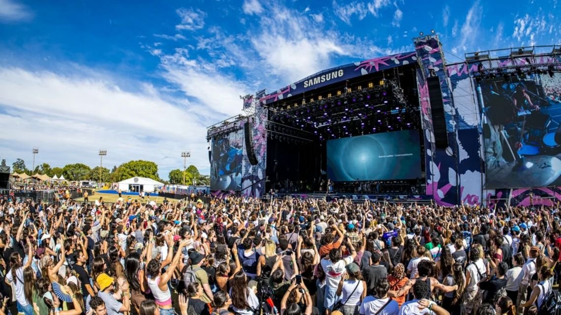 Lollapalooza Argentina 2027: ya está el lineup completo con Travis Scott, TINI, Charli xcx y The Killers