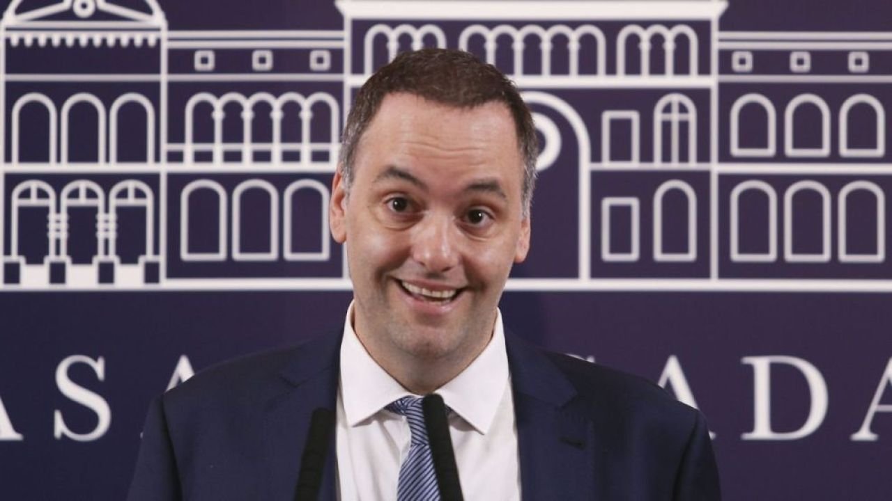 Hugo Alconada Mon: "Adorni habla y caen presos todos"