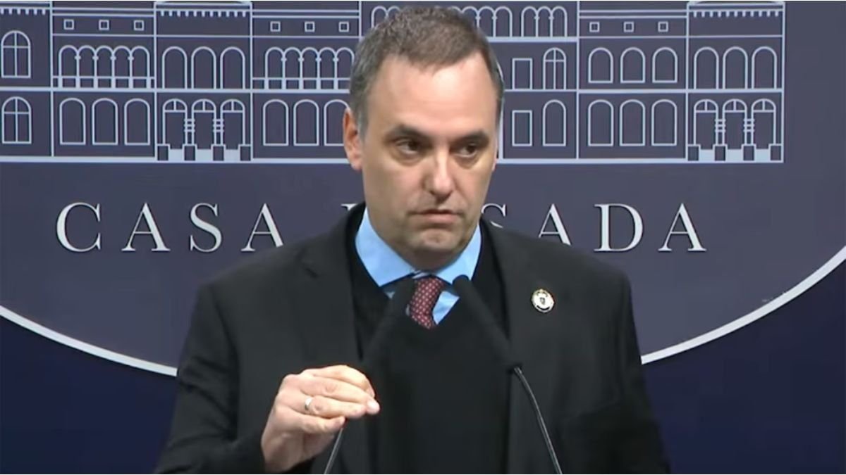 En medio del desgaste y los escándalos, Manuel Adorni volverá a dar una conferencia de prensa