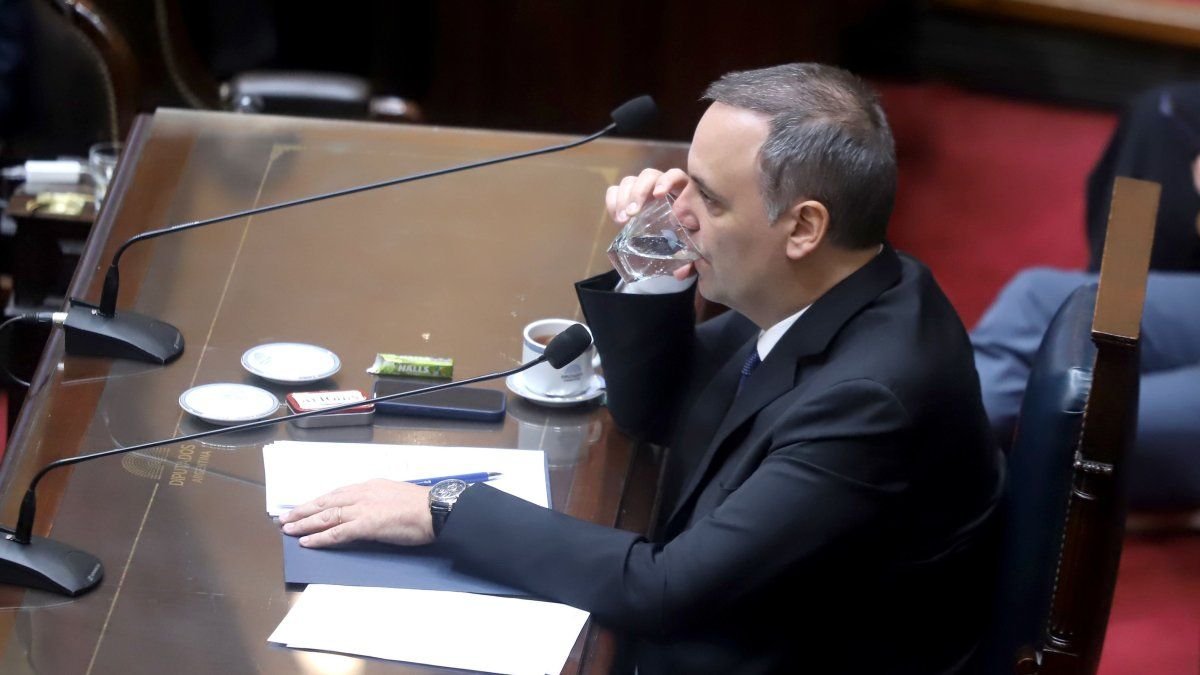 Viejos videos de Manuel Adorni exponen más contradicciones sobre sus inversiones en Bitcoin