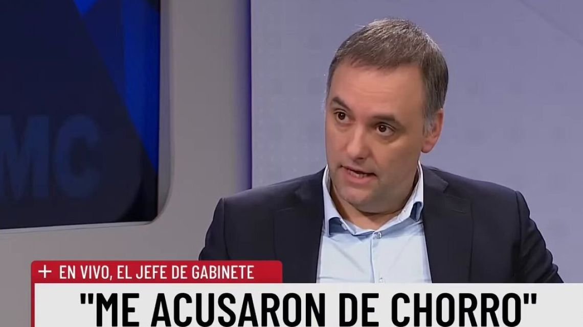 Adorni habló del medio millón de dólares que no declaró y explicó: "No se me hubiera ocurrido nunca ahorrar en blanco"