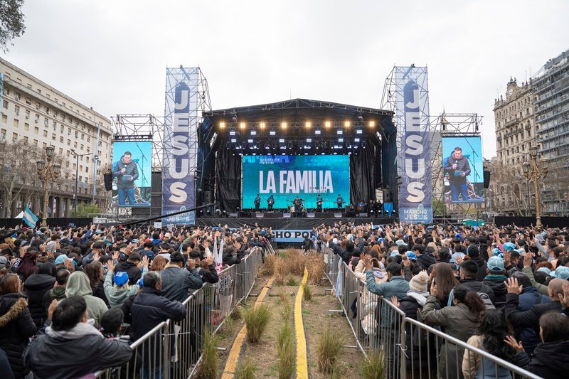 Marcho por Jesús 2026: el escenario y la multitud frente al Congreso