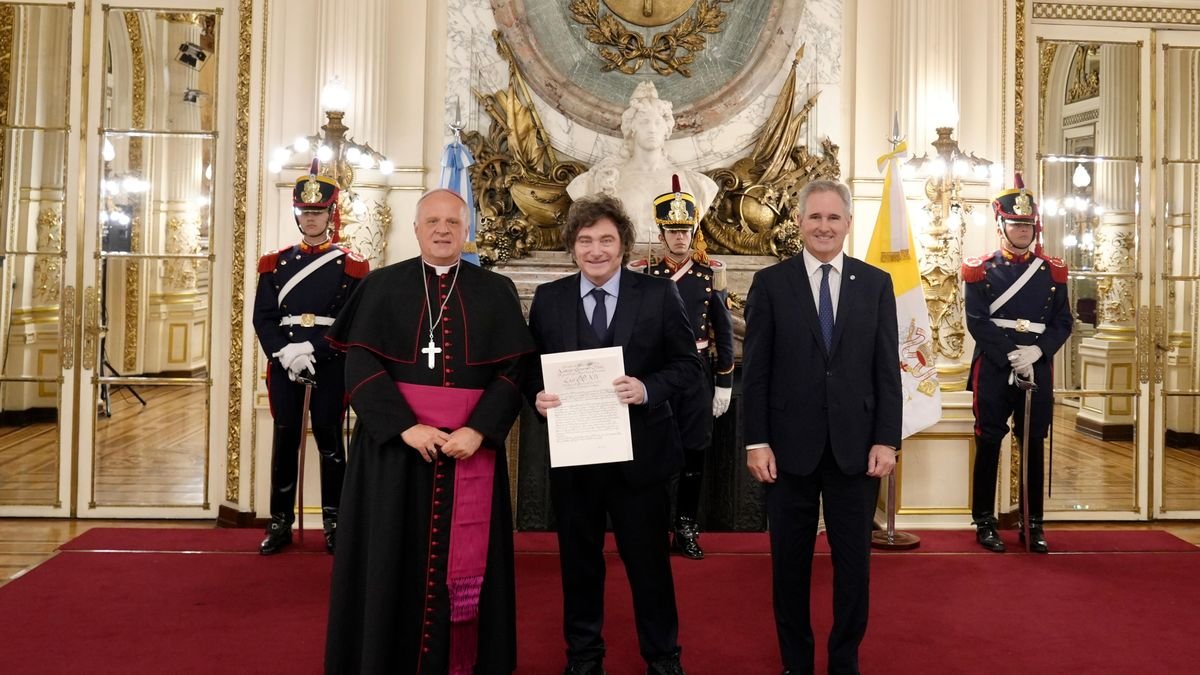 Avanza la posible visita de León XIV: Javier Milei recibió las credenciales del nuevo nuncio apostólico