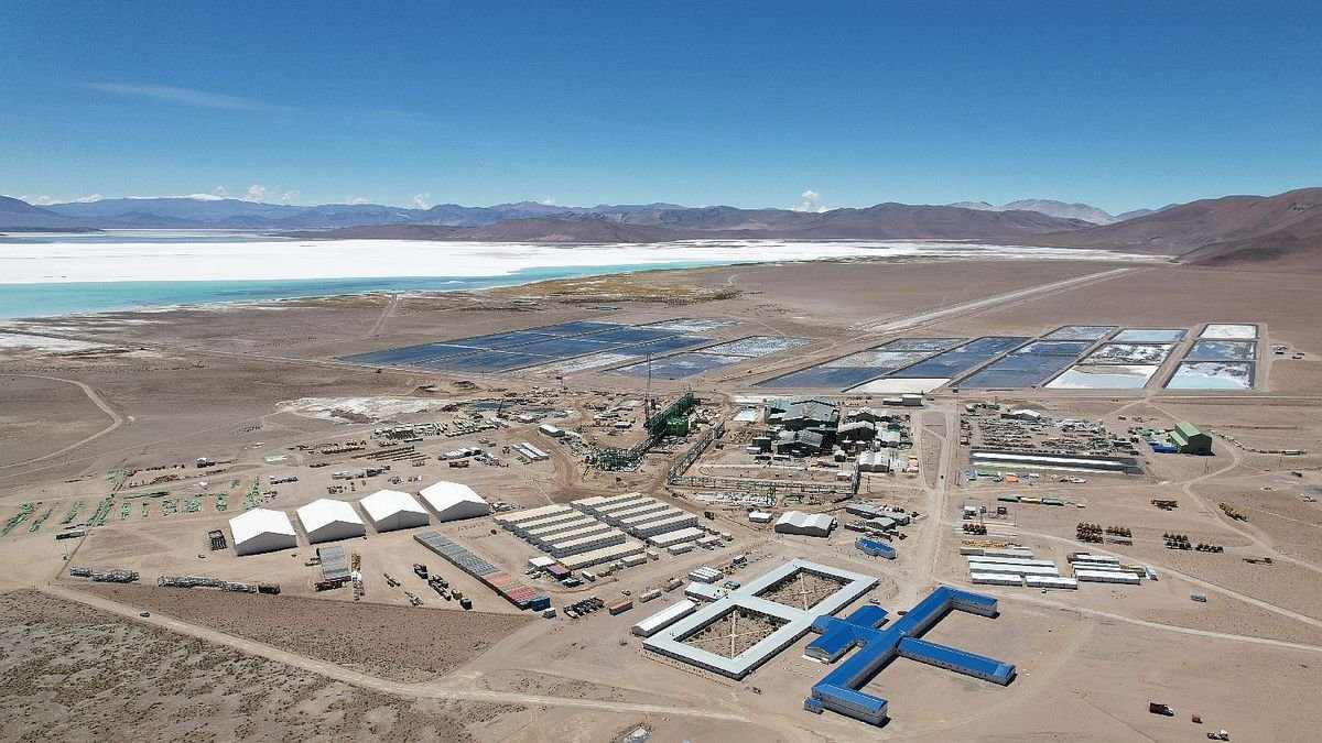 Luis Caputo anunció la ampliación del proyecto RIGI de litio Fénix en Catamarca por u$s530 millones
